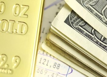 بررسی روند طلای جهانی همزمان با بازگشت قیمت به محدوده ۲ هزار دلار / اصلاح ادامه دارد؟