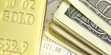 بررسی روند طلای جهانی همزمان با بازگشت قیمت به محدوده ۲ هزار دلار / اصلاح ادامه دارد؟