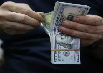 5 پیش‌بینی از قیمت دلار / دوره اصلاح قیمتی ادامه دارد؟