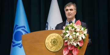 57 میلیارد دلار مداخله ارزی بانک مرکزی در بازار / 100 میلیارد دلار منابع ارزی داریم