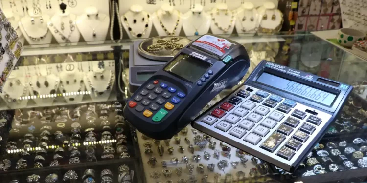 پیش بینی قیمت طلا و سکه 5 شهریور 1402 / چراغ اخبار سیاسی برای بازار طلا سبز شد؟