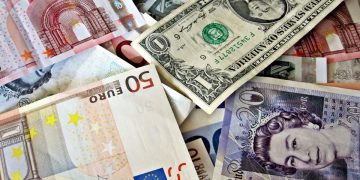کشف ۲۵۹ میلیون ارز از دلالان بازار!