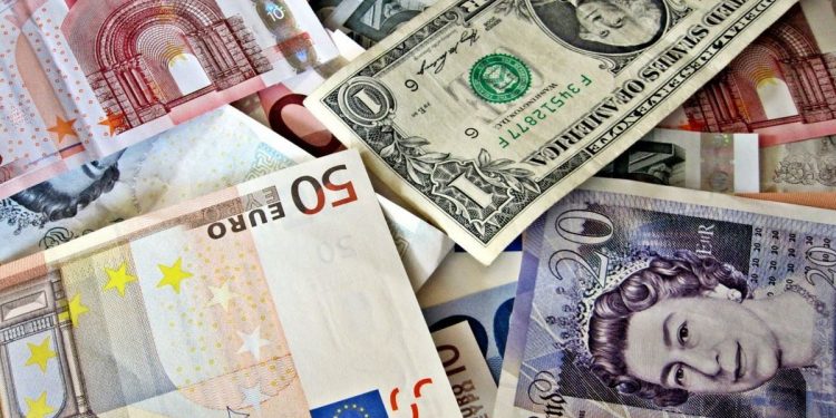کشف ۲۵۹ میلیون ارز از دلالان بازار!