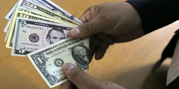 پیش بینی قیمت دلار/ قیمت دلار تا پایان سال سقف‌شکنی می‌کند