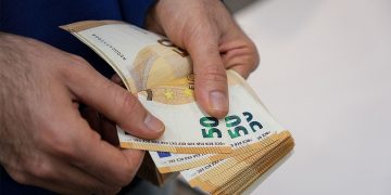 رقم جدید ارز مسافرتی اعلام شد