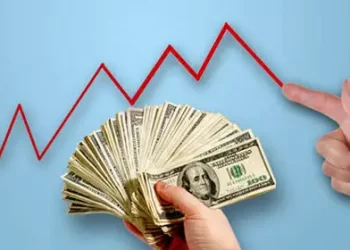 در سال ۱۴۰۳ نه منتظر کاهش قیمت ارز باشید، نه کاهش نرخ تورم
