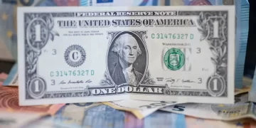 رشد نرخ ارز با تورم ۴۰ درصدی معقول است