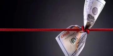 پیش بینی قیمت دلار/ قیمت دلار در کف سالانه قرار دارد