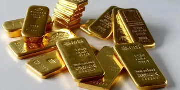 طلای جهانی در بدترین ماه در بیش از یک سال گذشته/ دلار هم حال خوشی ندارد