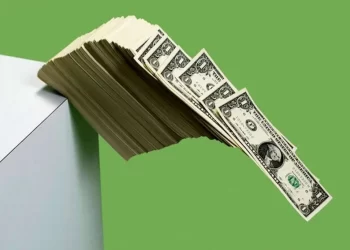 سوپرایز خبری دلار / ماجرای کاهش قیمت ارز چه بود؟