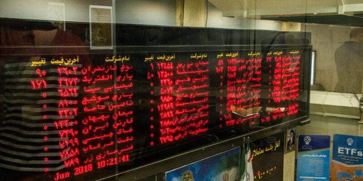 4 فاکتور رشد بورس در سال ۱۴۰۴ / آیا بازار سهام از طلا و ارز عقب میماند؟
