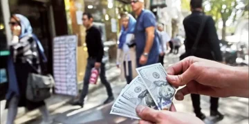 بازگشت دلار به کانال ۱۰۳ هزار تومان؛ محرک اصلی اصلاح قیمت‌ها