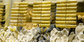 فرمان‌پذیری قیمت طلا و سکه از دلار / بازار طلا در ایران درگیر رکود و کاهش تولید شده است