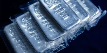 نقره تاخت، طلا جا ماند