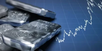 سقف‌شکنی قیمت نقره در تلاطم ارز و طلا / نقره به رالی بازارها پیوست