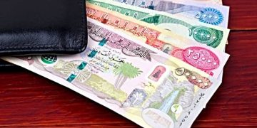 چرا دینار دولتی از بازار آزاد گران‌تر شد؟