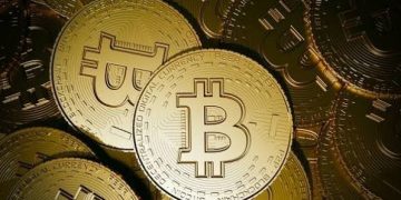 بیت‌کوین از مرز ۸۰ هزار دلار عقب‌نشینی کرد