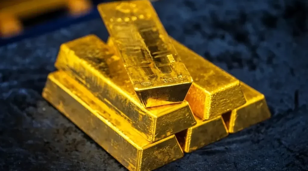 طلا میان جنگ و نرخ بهره گرفتار شد
