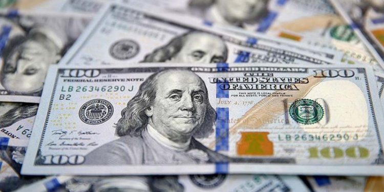 قیمت دلار توافقی از دلار بازار آزاد پیروی می‌کند / دلار در ابتدای مسیر صعود قرار دارد