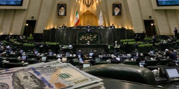 مجلس مستقیم بر بازار ارز نظارت کند